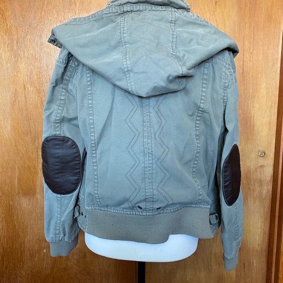 Spring jacket - Picture 2 of 3